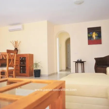 Playa Blanca Sleeps 6 Pool Air Con Wifi Βίλα